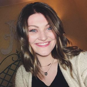 Meet your Posher, Abbey